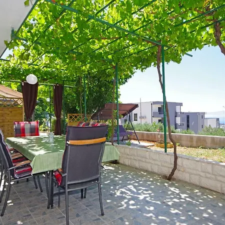 A&j Apartment *