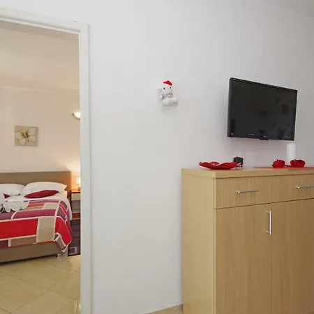 A&j Apartment